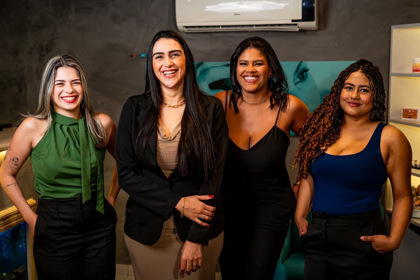 Equipe da Clínica DiMoreno: Caroline Moreno e três profissionais